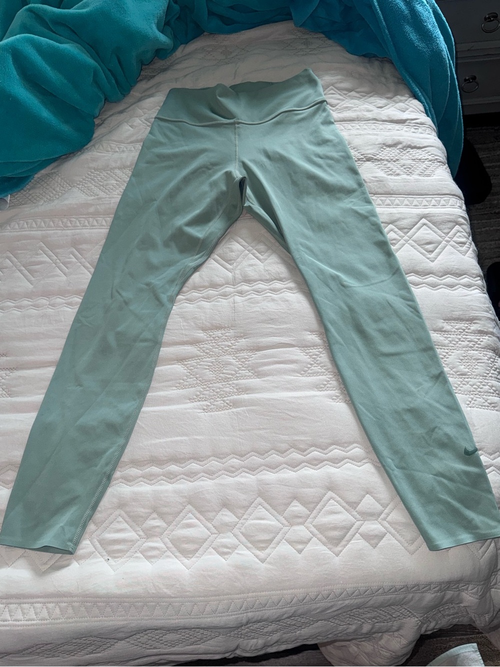 Nike Girls Seafoam Performance Leggings